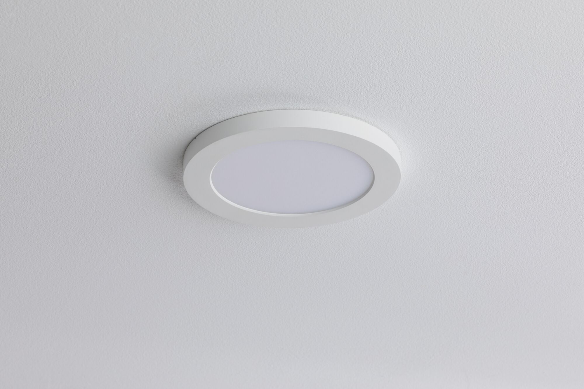 Runde weiße LED-Deckenleuchte aus Kunststoff für energiesparende Raumbeleuchtung