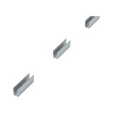 Trois profils en aluminium argentés pour bandes LED, adaptés aux installations d'éclairage modernes.