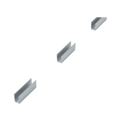 Trois profils en aluminium argentés pour bandes LED, adaptés aux installations d'éclairage modernes.