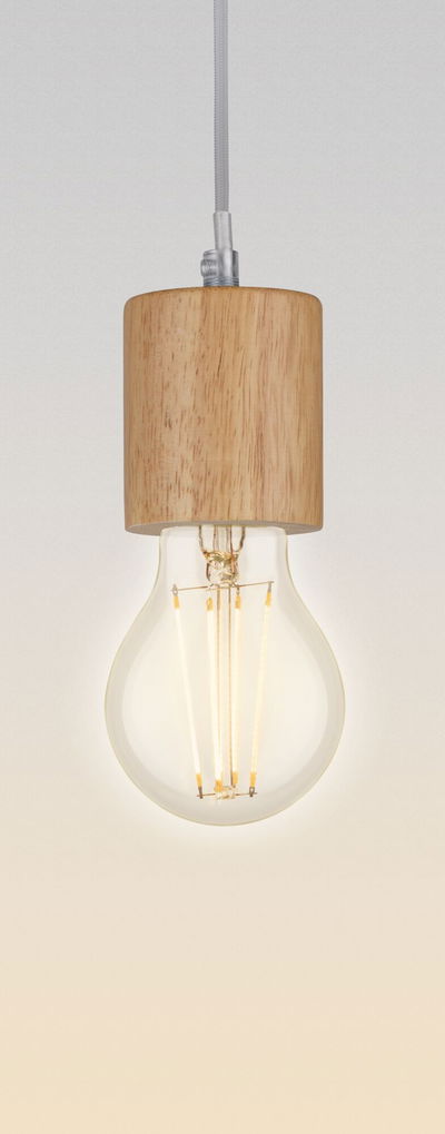 Hängelampe mit hellem Holzschirm und warmweißem LED-Leuchtmittel für nachhaltige Wohnraumbeleuchtung