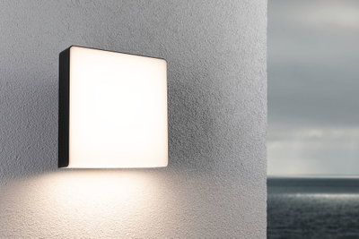 Applique murale carrée extérieure avec diffuseur blanc et cadre noir pour éclairage moderne