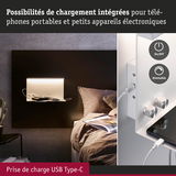 Applique murale blanche avec prise de charge USB Type-C intégrée et boutons dimmables près du lit