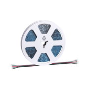 Rolle mit blauem LED-Streifenlicht und mehrfarbigen Anschlusskabeln für flexible Beleuchtungslösungen.