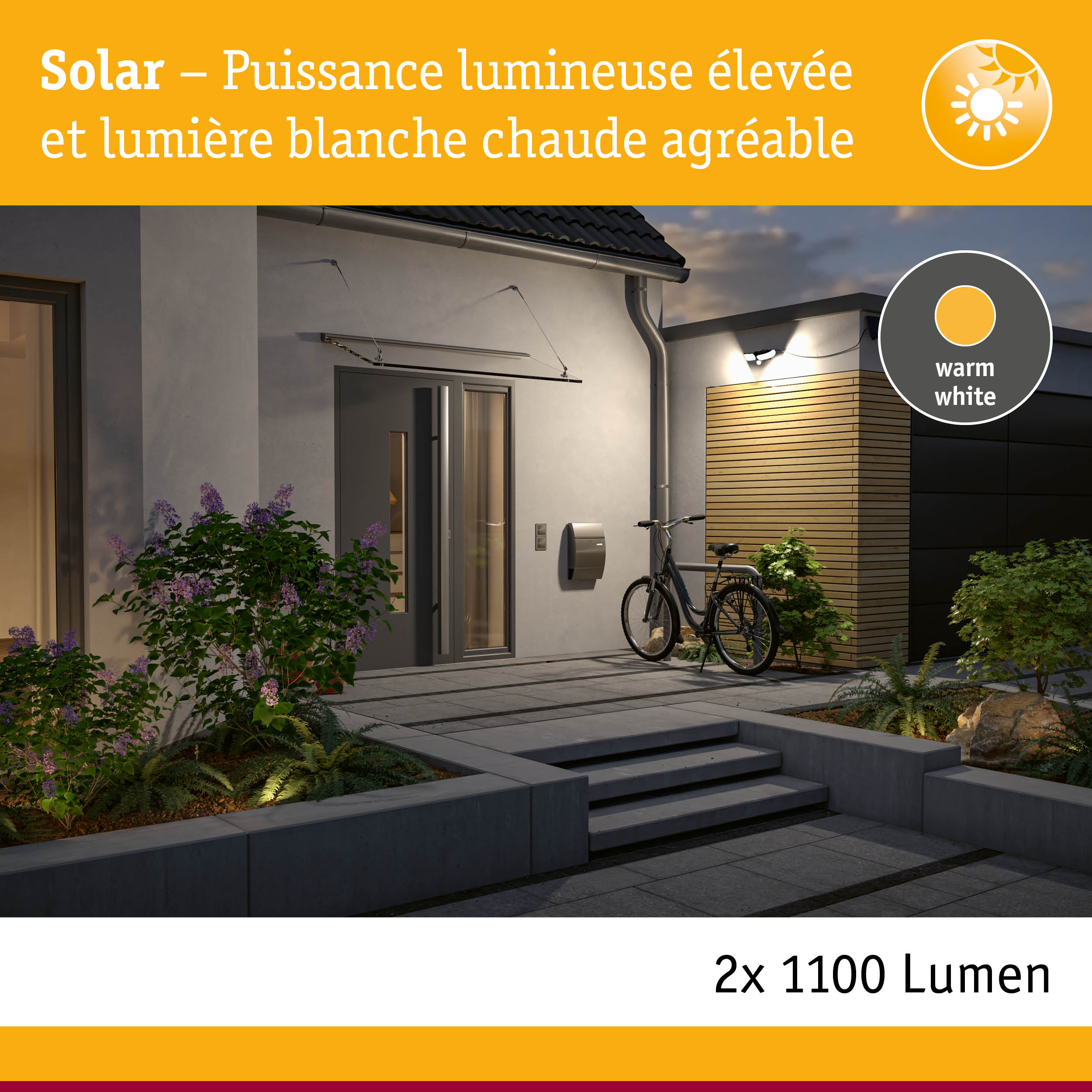 Façade de maison moderne avec éclairage extérieur solaire en lumière blanche chaude et économie d'énergie
