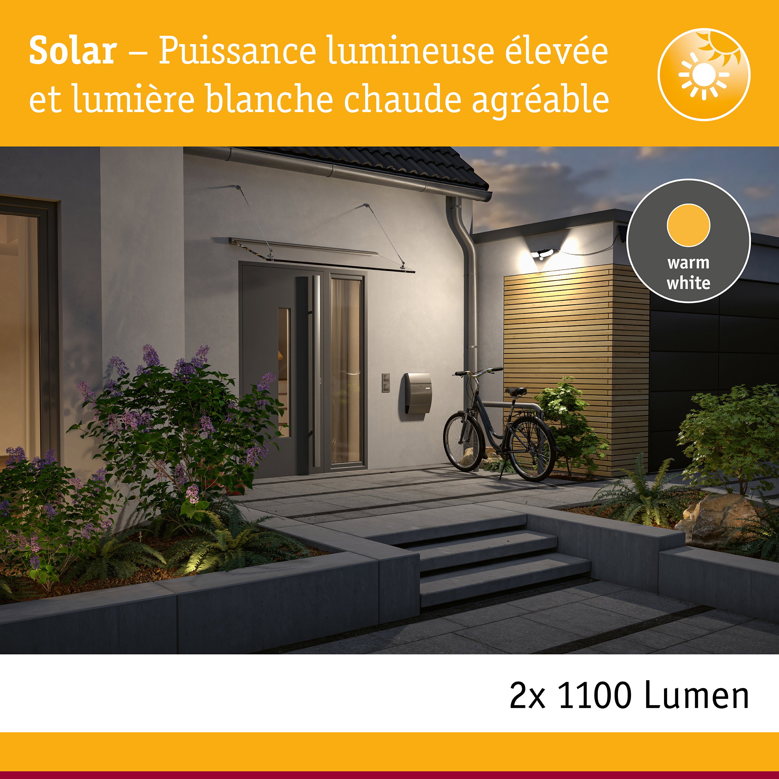 Façade de maison moderne avec éclairage extérieur solaire en lumière blanche chaude et économie d'énergie