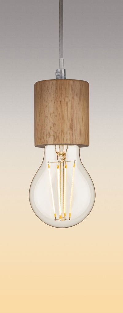 Hängelampe mit Holzfassung und klarer LED-Glühbirne für warmes Licht im modernen Wohnraum