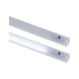 To hvide LED-aluminiumprofiler med frostet diffusor til moderne belysningsinstallationer