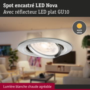 Spot encastré LED Nova en métal brossé avec lumière blanc chaud et réflecteur LED plat GU10