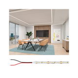 Bande LED avec LEDs blanches et fils noir et rouge pour éclairage intérieur moderne