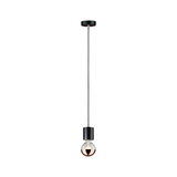 Zwarte hanglamp met koperen fitting en halfdoorzichtige lamp voor moderne binnenverlichting