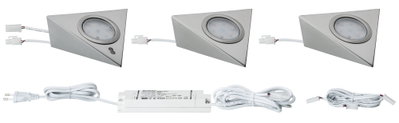 Trois spots LED encastrés triangulaires en aluminium brossé avec alimentation et câbles pour éclairage intérieur