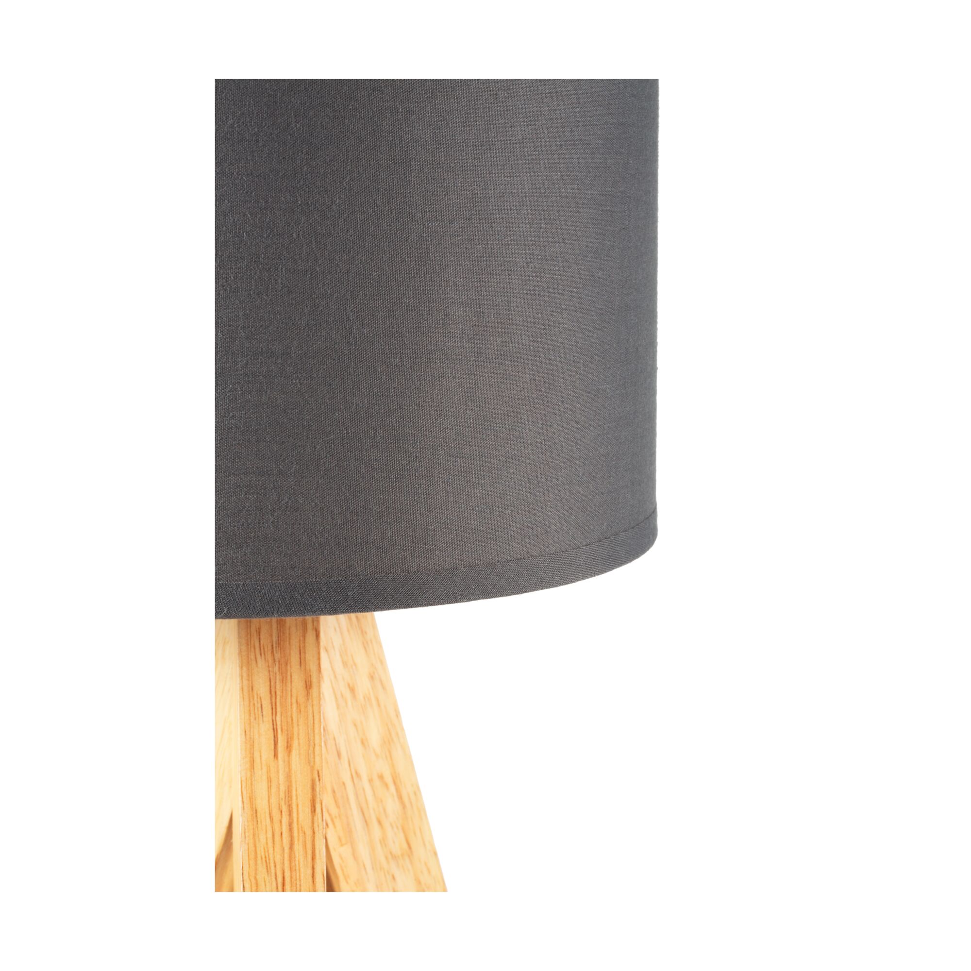 Stehlampe mit grauem Stoffschirm und hellem Holzfuß für modernes Wohnambiente