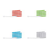 Vier LED-lichtstrips in rood, groen, blauw en wit met witte aansluitkabel voor flexibele verlichting