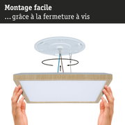 Installation facile d'un plafonnier carré avec cadre en bois et technologie LED