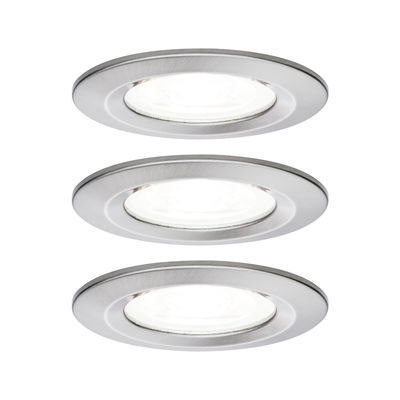 Drei runde Einbaustrahler aus gebürstetem Edelstahl mit weißem LED-Licht für moderne Raumbeleuchtung