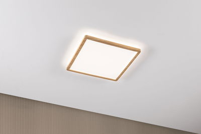 Quadratische Deckenleuchte mit Holzrahmen und warmweißem LED-Licht für modernes Raumlicht