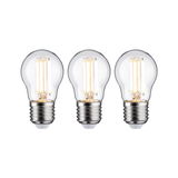 Tre LED-pærer med klart glas og sølvbase, energibesparende belysningsløsning.