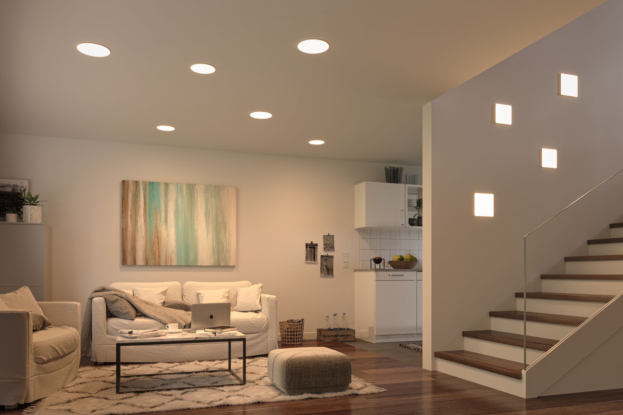 Modernes Wohnzimmer mit weißen LED-Deckenleuchten und quadratischen Wandlampen an der Treppe