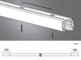Teknisk tegning af hvidt aluminiumprofil med skruer og millimeter mål.