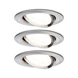 Trois spots encastrés ronds en aluminium brossé avec tête orientable argentée pour éclairage LED