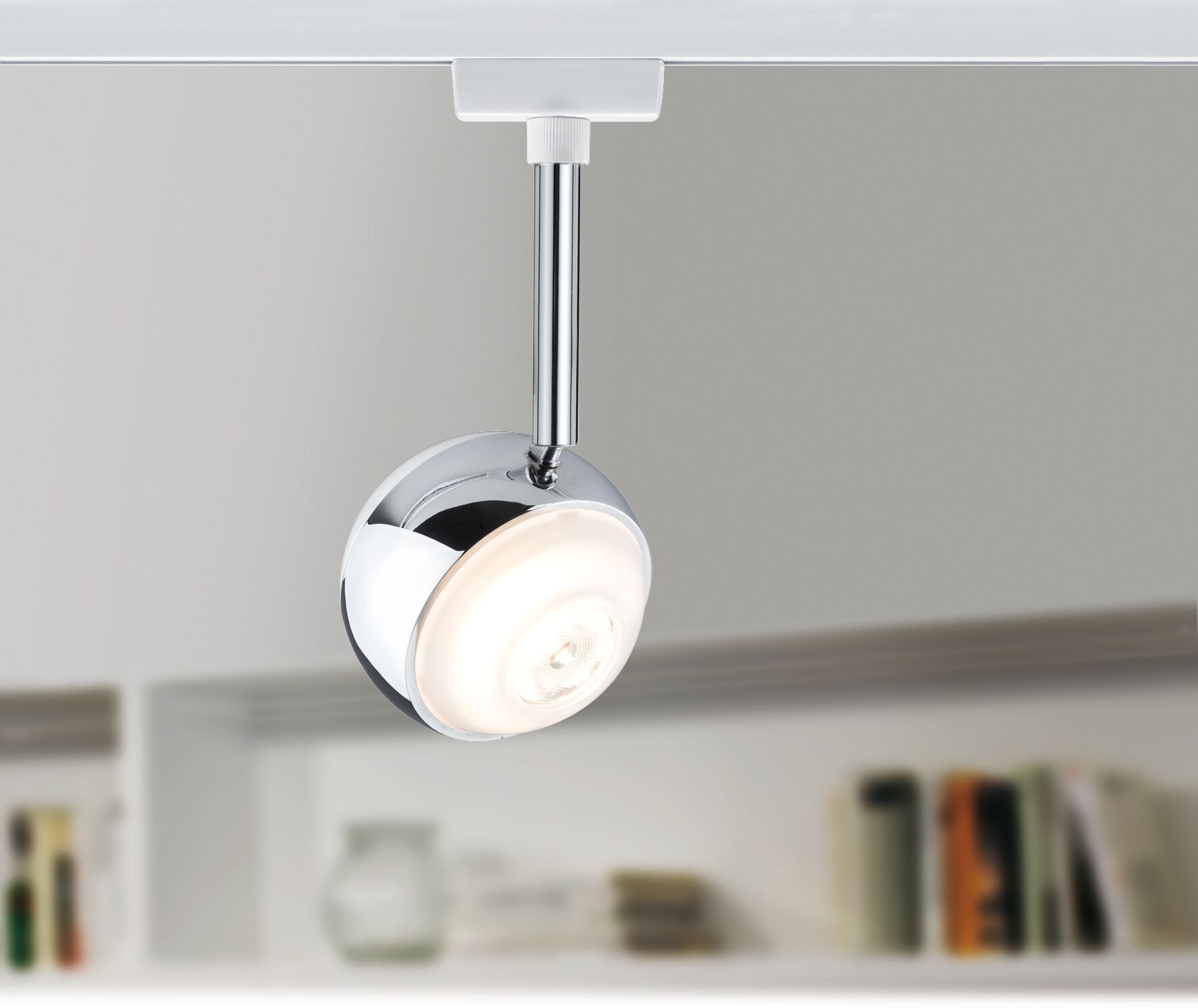 Moderner Deckenstrahler aus Chrom mit rundem, weißem LED-Licht für flexible Raumbeleuchtung