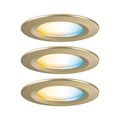 Drie gouden LED-inbouwspots met warm en koel wit licht voor moderne binnenverlichting