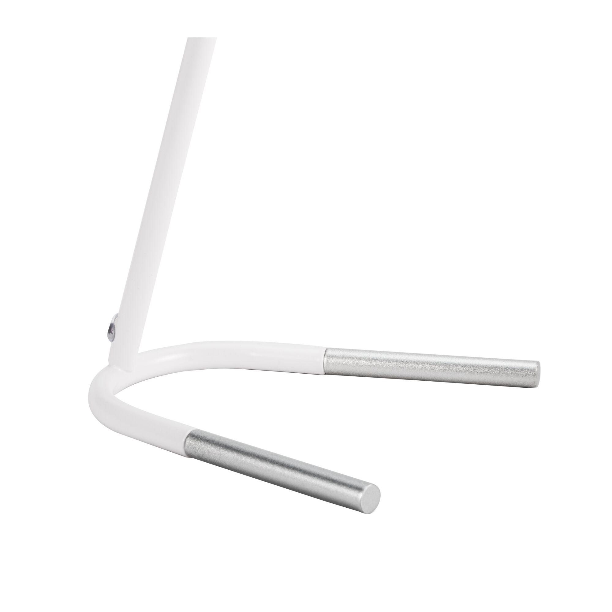 Hvid metalholder med sølvender, minimalistisk design til lamper eller enheder.