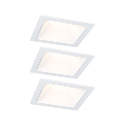 Drie witte vierkante LED-inbouwspots met matte rand voor moderne binnenverlichting
