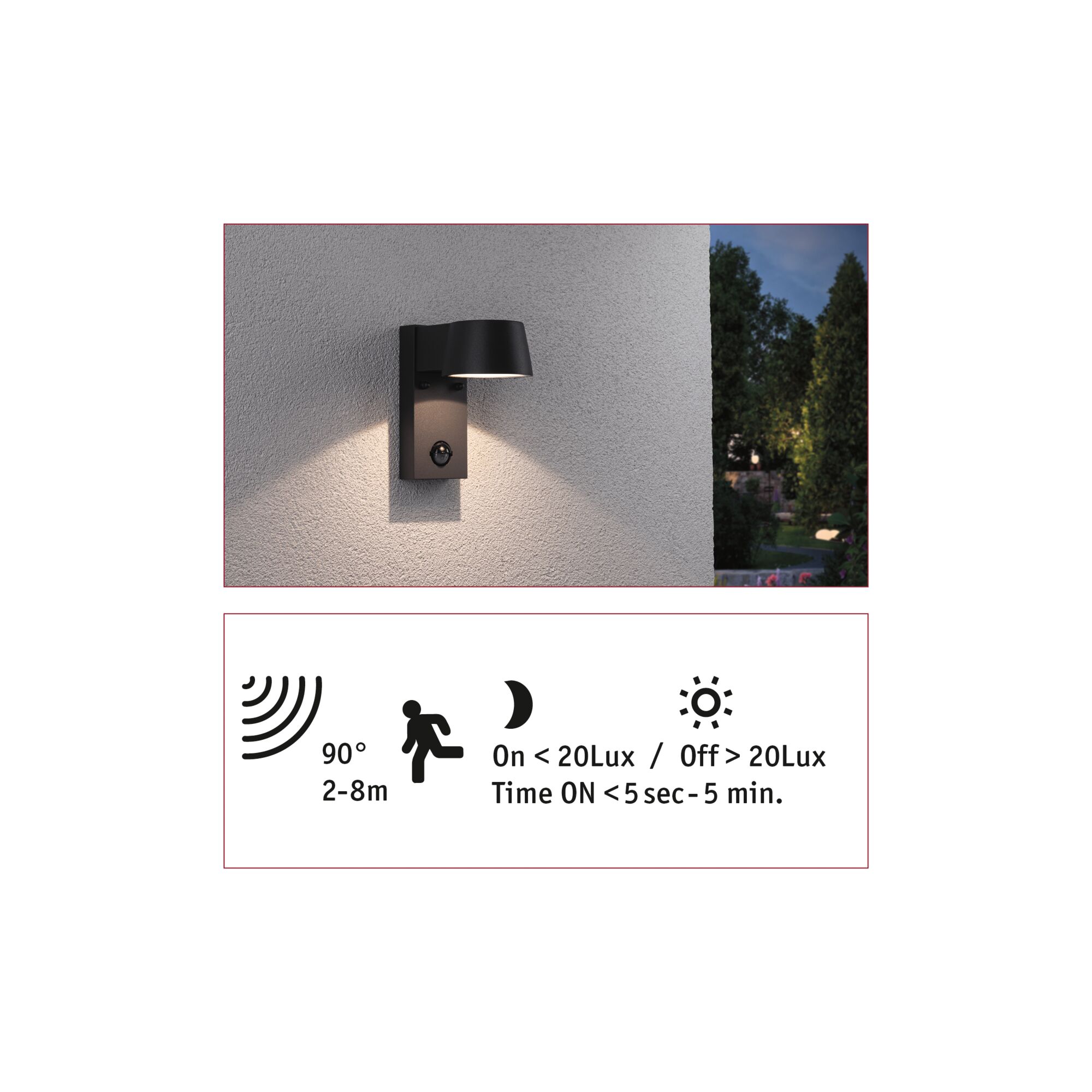 Zwarte metalen buitenwandlamp met bewegingssensor en warm wit licht voor tuin en terras.