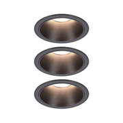 Drei runde Einbauleuchten in mattem Schwarz mit warmweißem LED-Licht für moderne Raumbeleuchtung