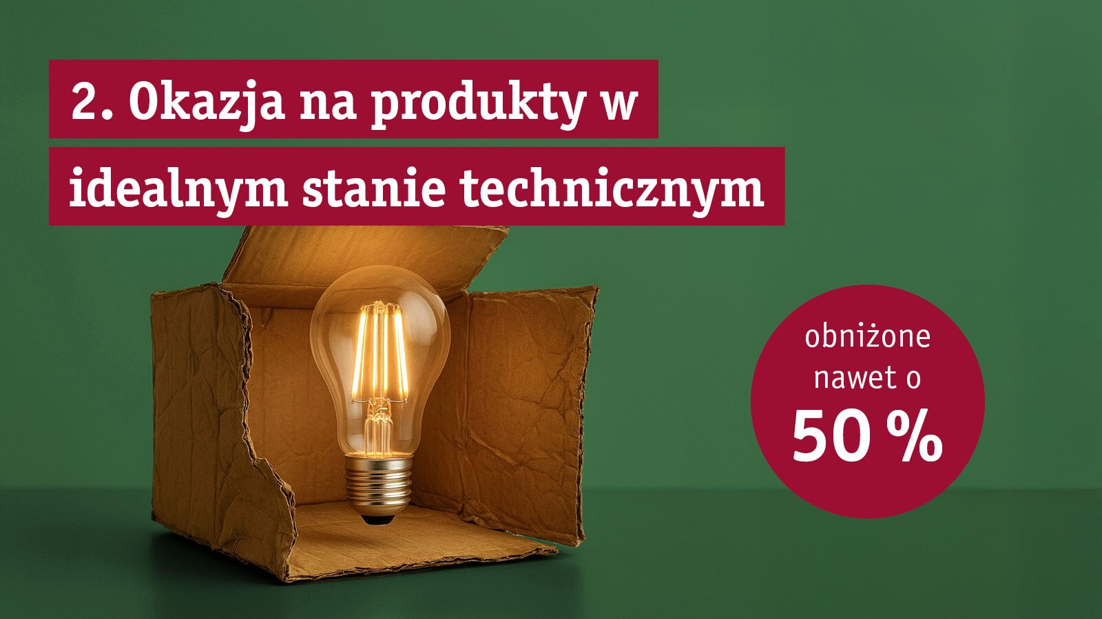 Świecąca żarówka LED w otwartym brązowym kartonie na zielonym tle z ofertą rabatową do 50%