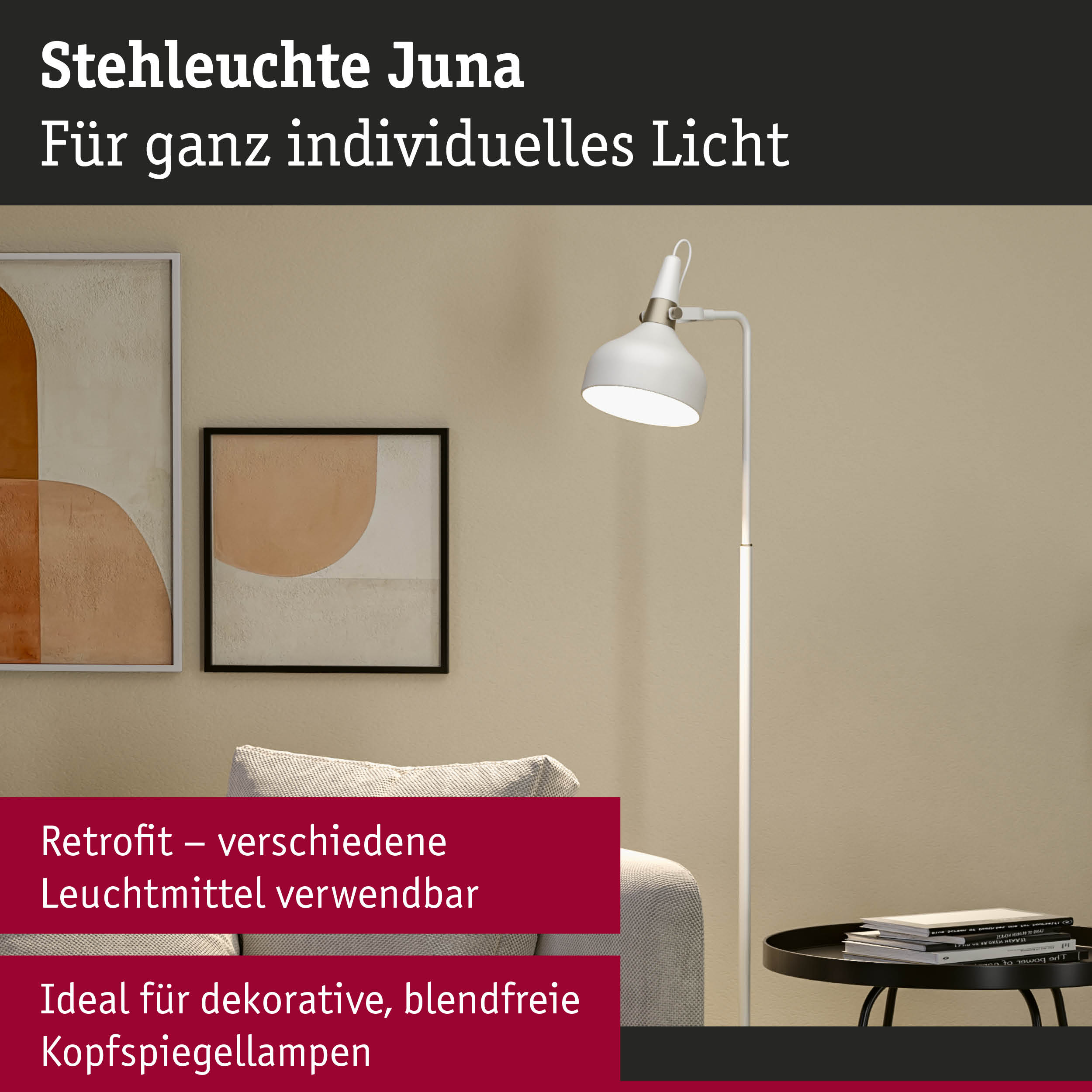 Weiße Stehleuchte Juna aus Metall mit verstellbarem Lampenschirm im modernen Wohnzimmer