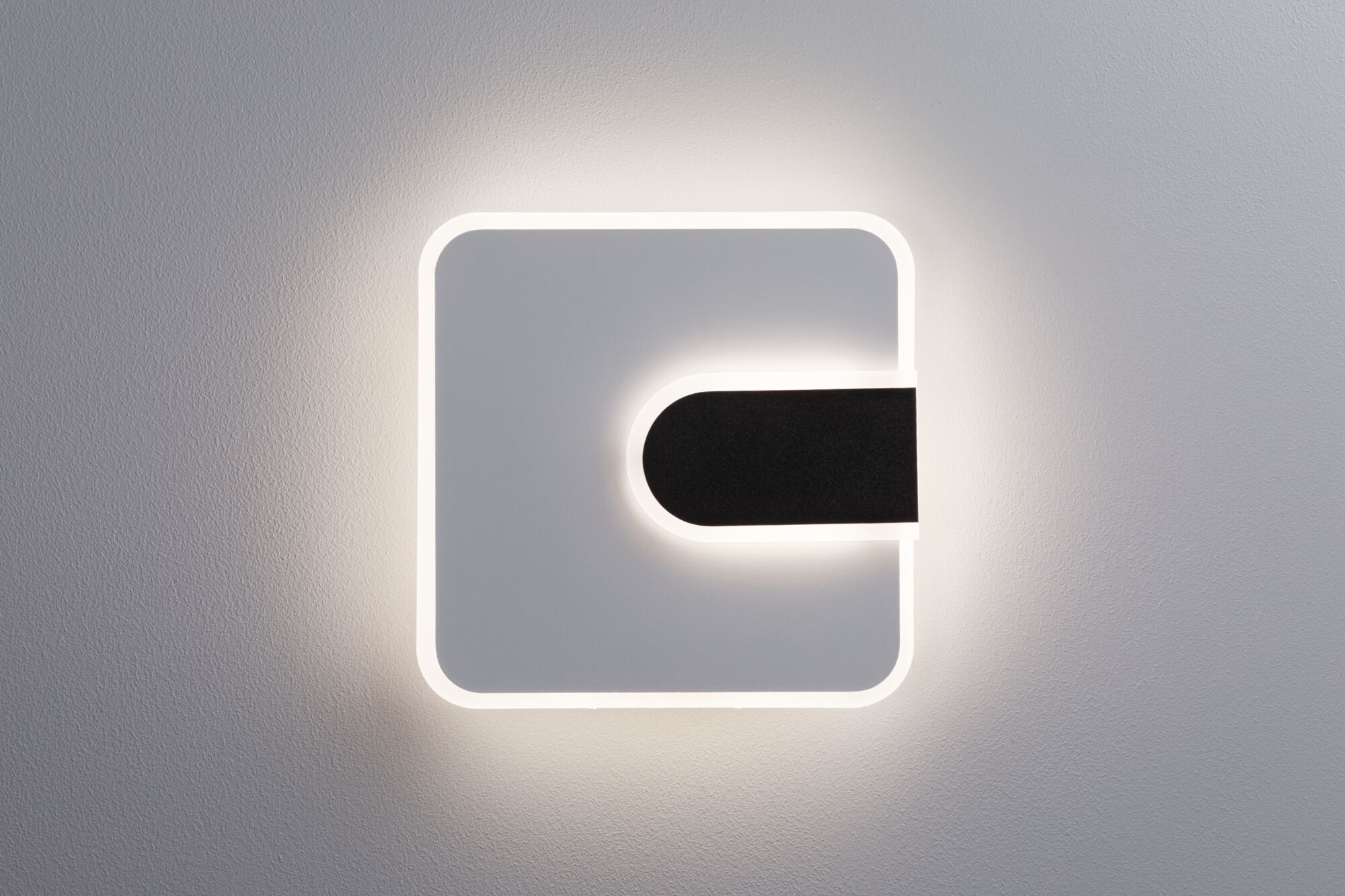 Moderne quadratische LED-Wandleuchte in Weiß mit schwarzem Akzent und indirektem Licht für Wohnräume