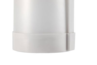 Weißes Kunststoffgehäuse mit glatter Oberfläche für LED-Beleuchtung, modernes Design