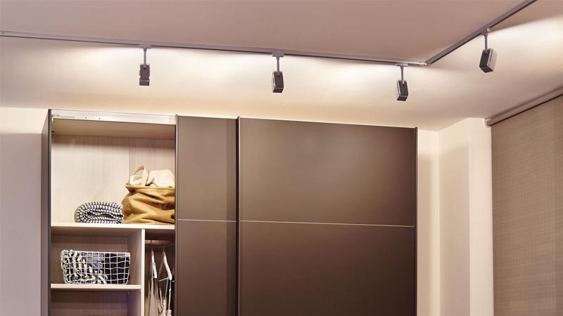 Paulmann URail Schienensystem beleuchtet auch problemlos Schränke URail Schienensystem zur Beleuchtung von Schränken