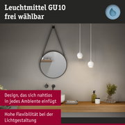 Modernes Badezimmer mit rundem Spiegel, Holzablage und weißen Hängelampen für flexible Lichtgestaltung