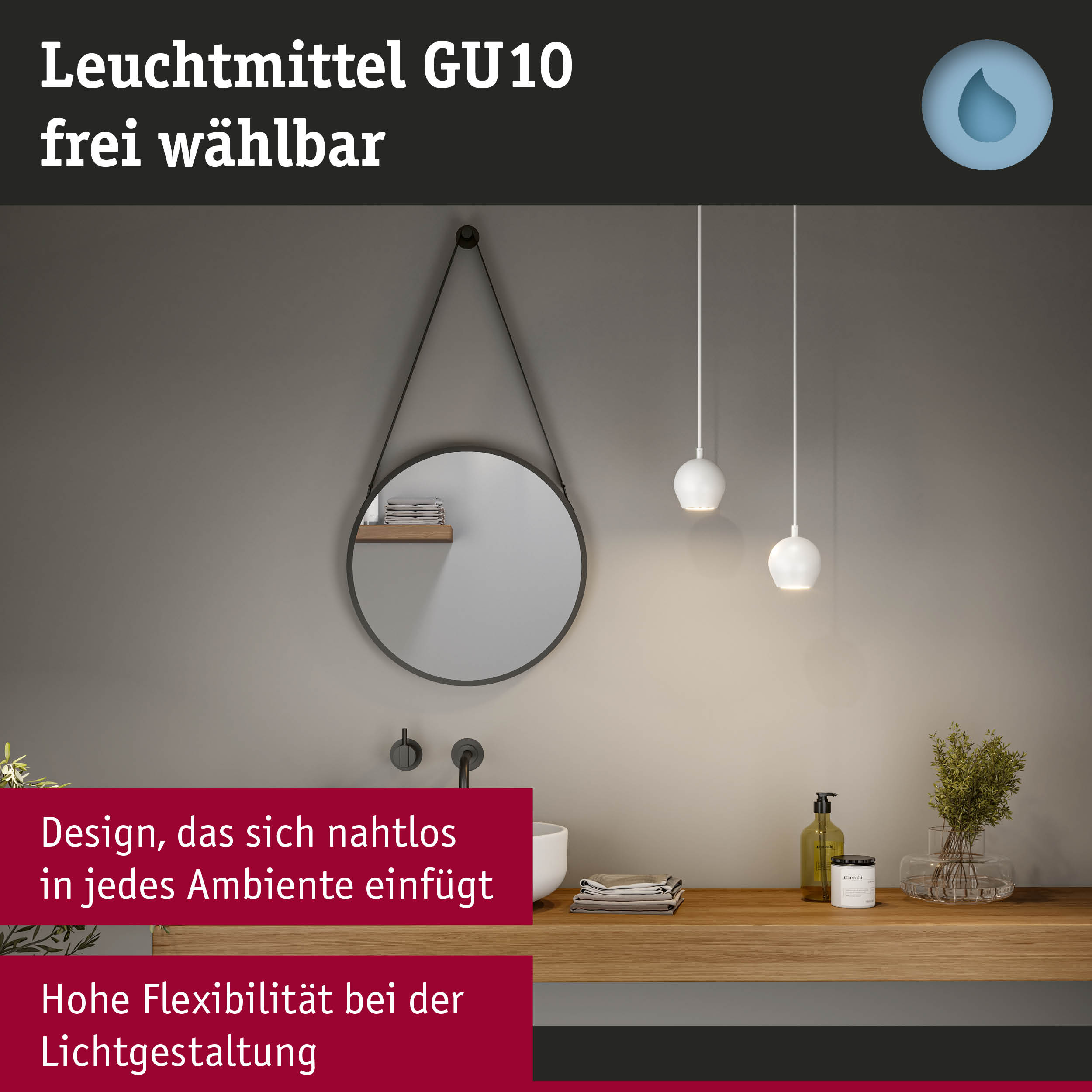 Modernes Badezimmer mit rundem Spiegel, Holzablage und weißen Hängelampen für flexible Lichtgestaltung