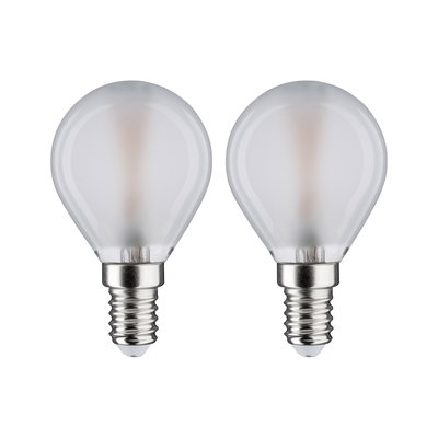 Zwei matte LED-Leuchtmittel mit E14-Fassung und rundem Glas in Weiß für energiesparende Beleuchtung