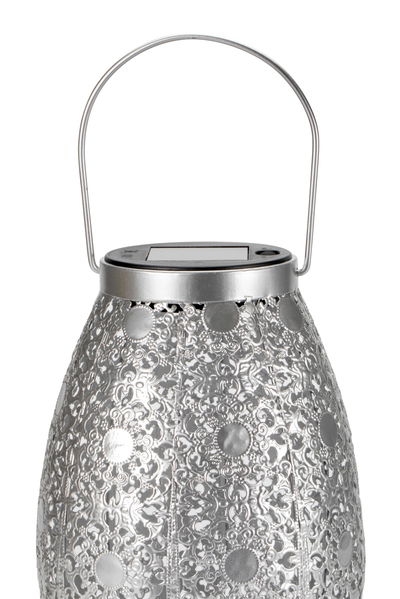 Lanterne solaire en métal argenté avec motif fin et poignée, idéale pour l'extérieur