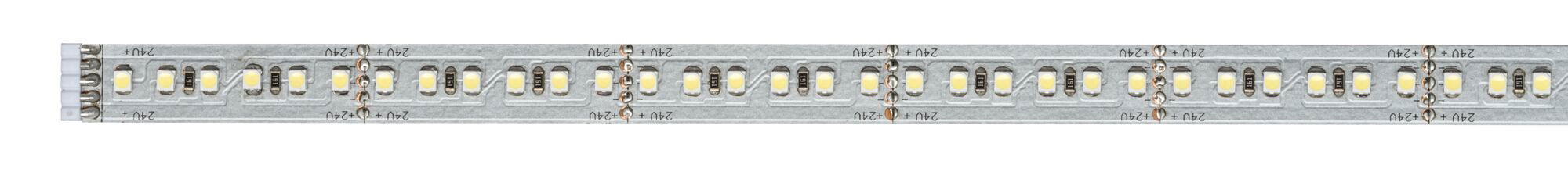 Langer LED-Streifen mit weißen LEDs auf silberner Platine für flexible Beleuchtungslösungen.