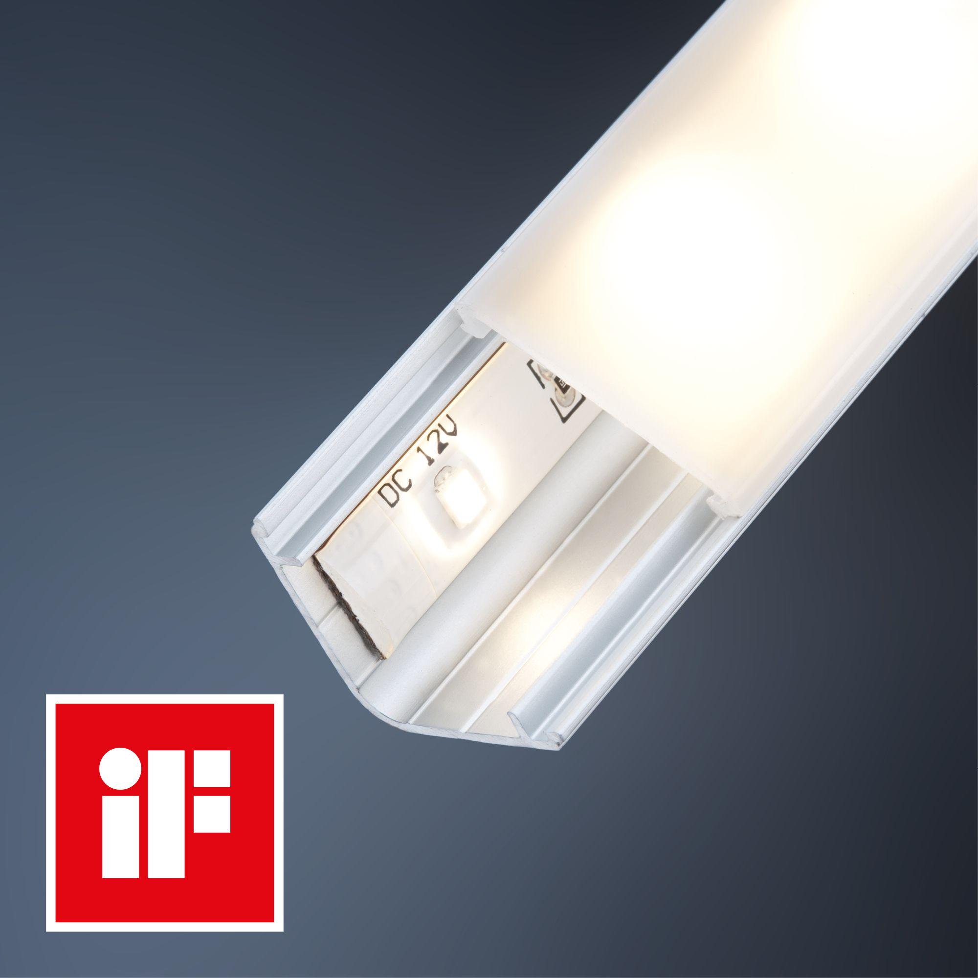 Gros plan sur profilé LED en aluminium blanc avec diffuseur dépoli pour éclairage indirect