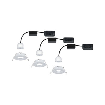 Drie witte LED-inbouwspots met zwarte kabels en kunststof houders voor moderne verlichting