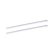 Zwei schmale LED-Leisten aus silbernem Aluminium für moderne Innenbeleuchtung.