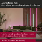 Akustiek paneel strip met geïntegreerde LED-verlichting op bruine houten wand in woonkamer