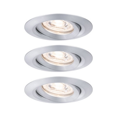 Trois spots encastrés ronds en aluminium brossé argenté avec lumière blanc chaud