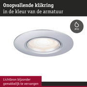 Ronde zilveren inbouwspot met IP23-bescherming voor vochtige ruimtes en eenvoudige vervanging van lichtbron
