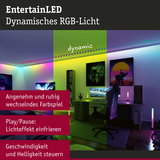 Dynamisches RGB-LED-Licht im modernen Gaming-Zimmer mit farbwechselnder Beleuchtung und Steuerung.