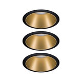 Drei runde Einbaustrahler mit schwarzem Rand und goldfarbenem Reflektor für moderne LED-Beleuchtung