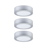 Drei runde LED-Deckenleuchten aus silbernem Aluminium mit weißem Diffusor für moderne Beleuchtung