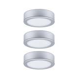 Tre runde LED-loftslamper i sølvfarvet aluminium med hvid diffusor til moderne belysning